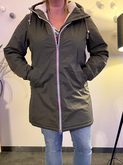 Laura Jo - Imperméable fourré long fausse fourrure kaki intérieur sherpa beige - Curvy