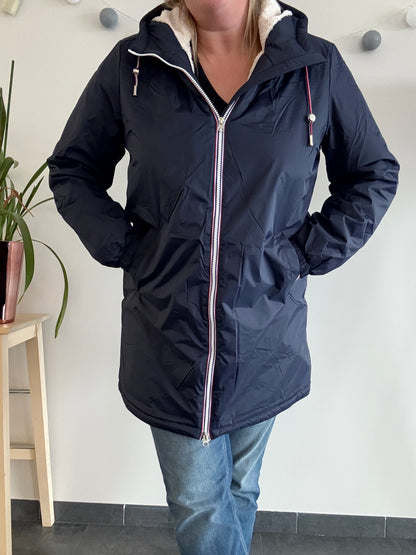 Laura Jo - Imperméable fourré long fausse fourrure bleu marine intérieur sherpa beige - Curvy