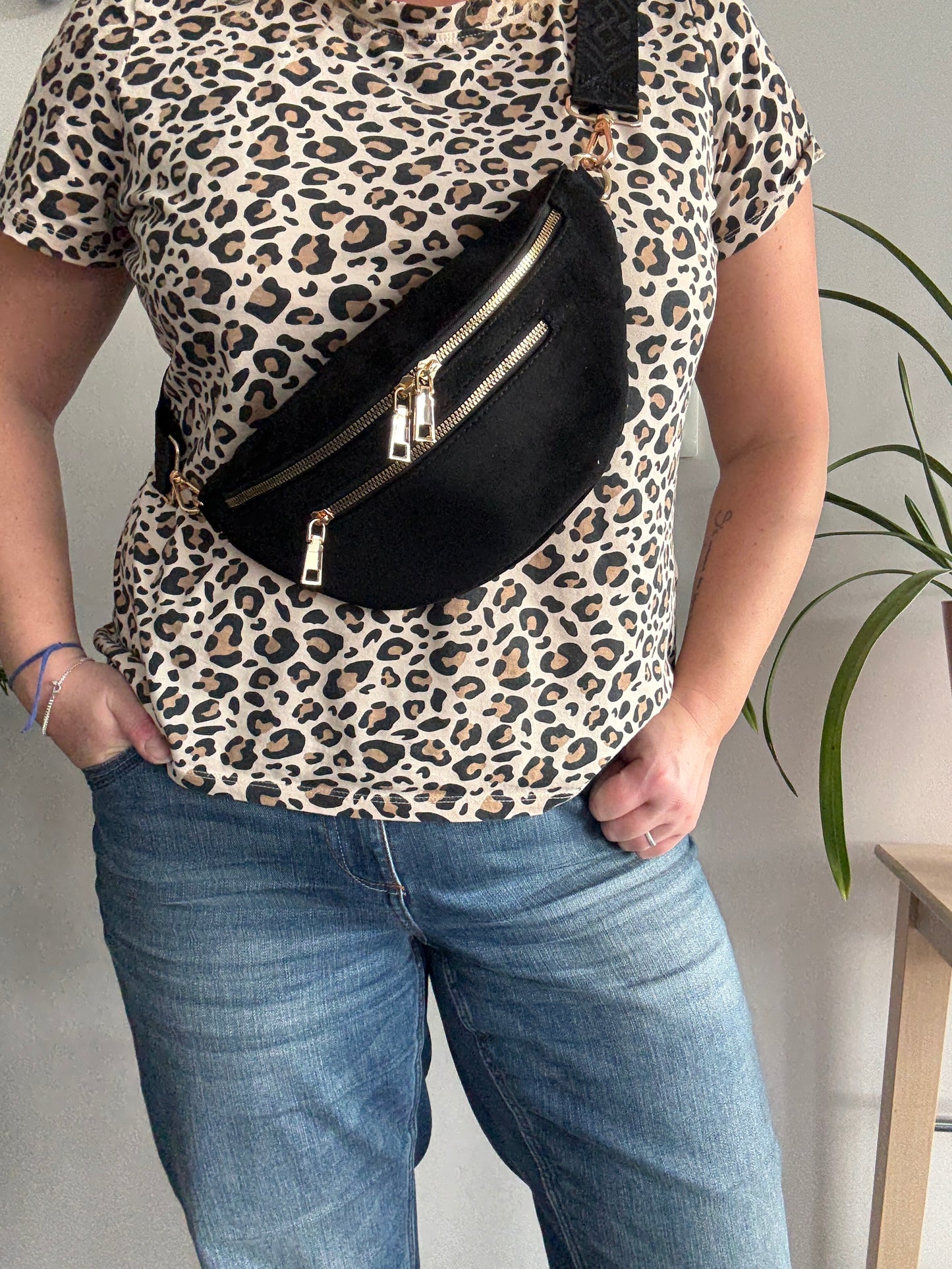 Sac banane toucher daim 2 poches noir sangle fantaisie