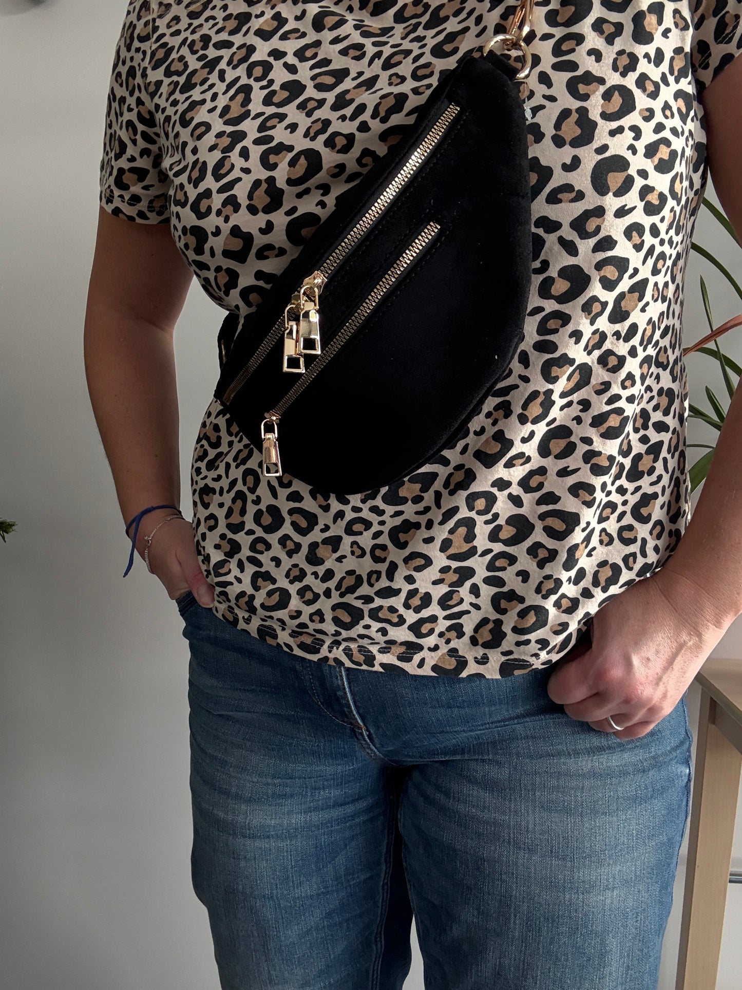 Sac banane toucher daim 2 poches noir sangle fantaisie