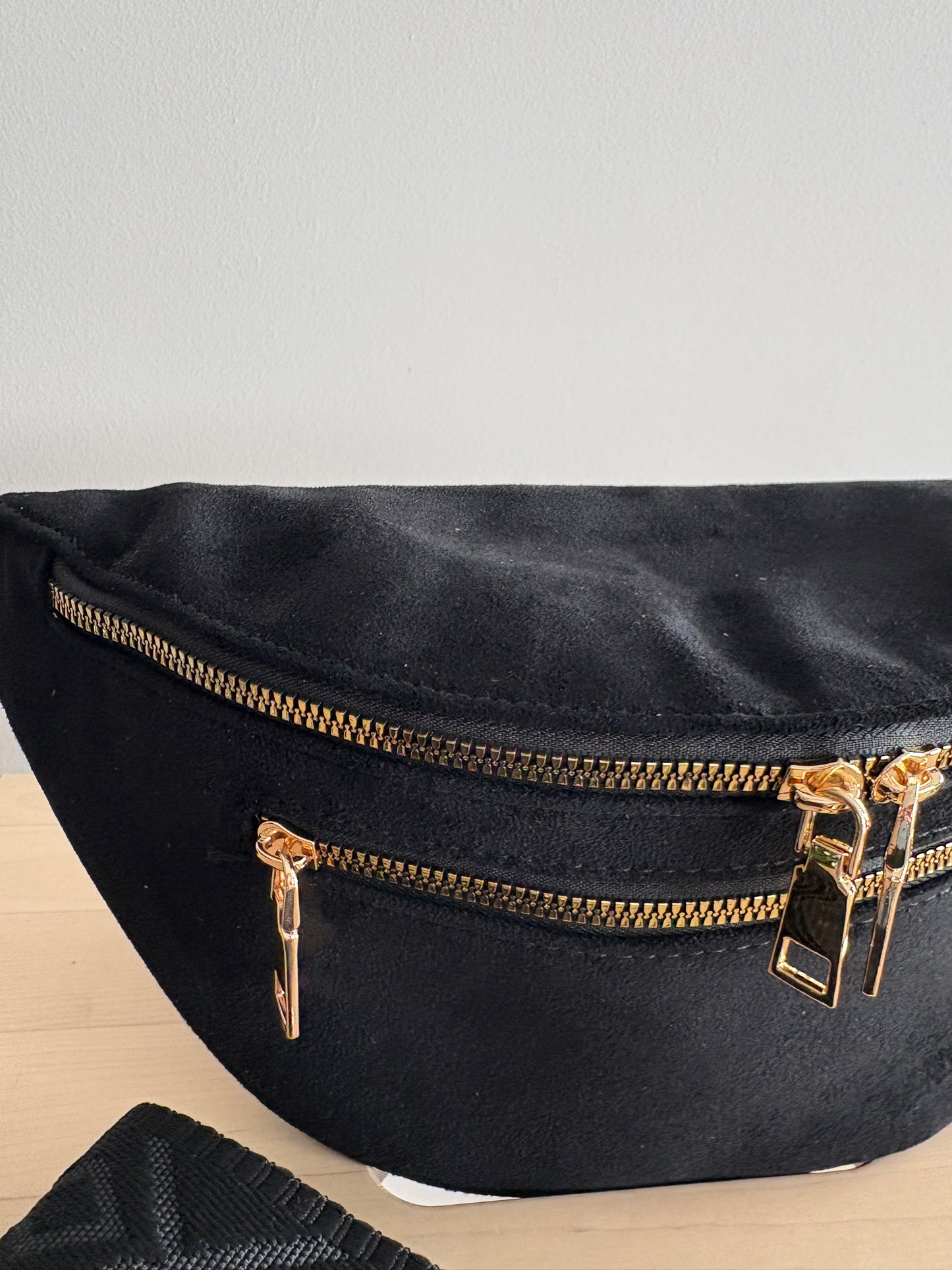 Sac banane toucher daim 2 poches noir sangle fantaisie