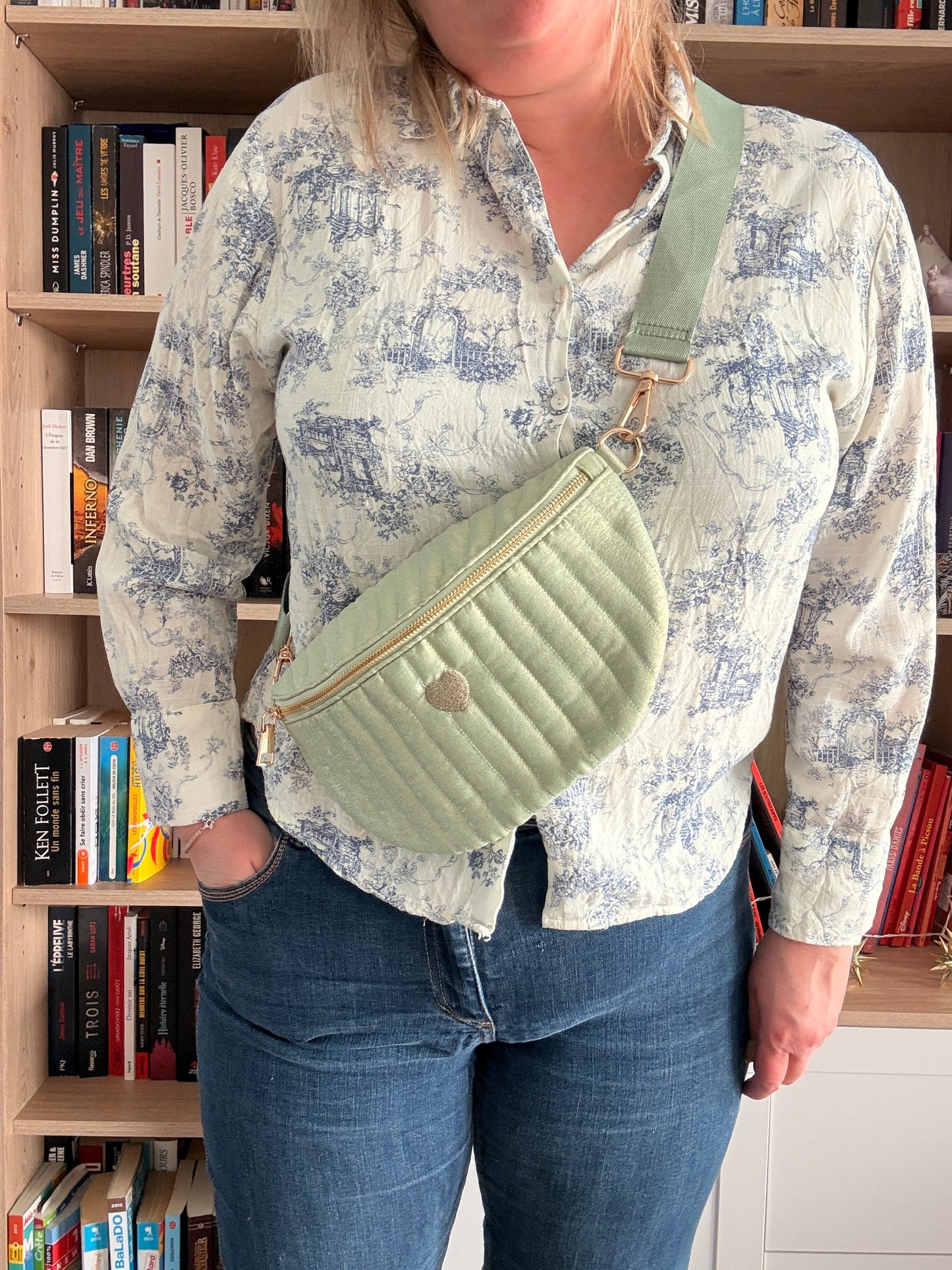 Sac banane en tissu irisé texturé relief élégant couleur Vert d’eau