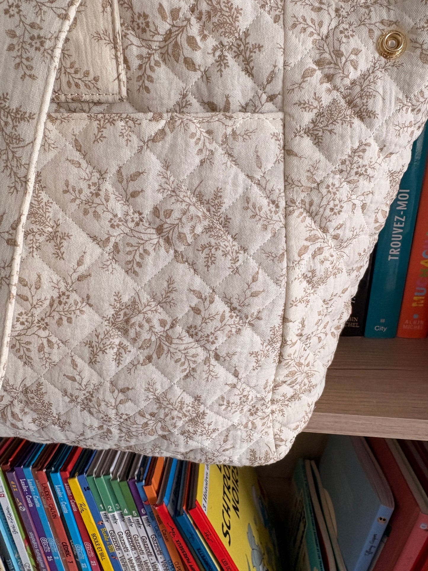 Sac week-end polochon écru en coton – Design imprimé floral taupe