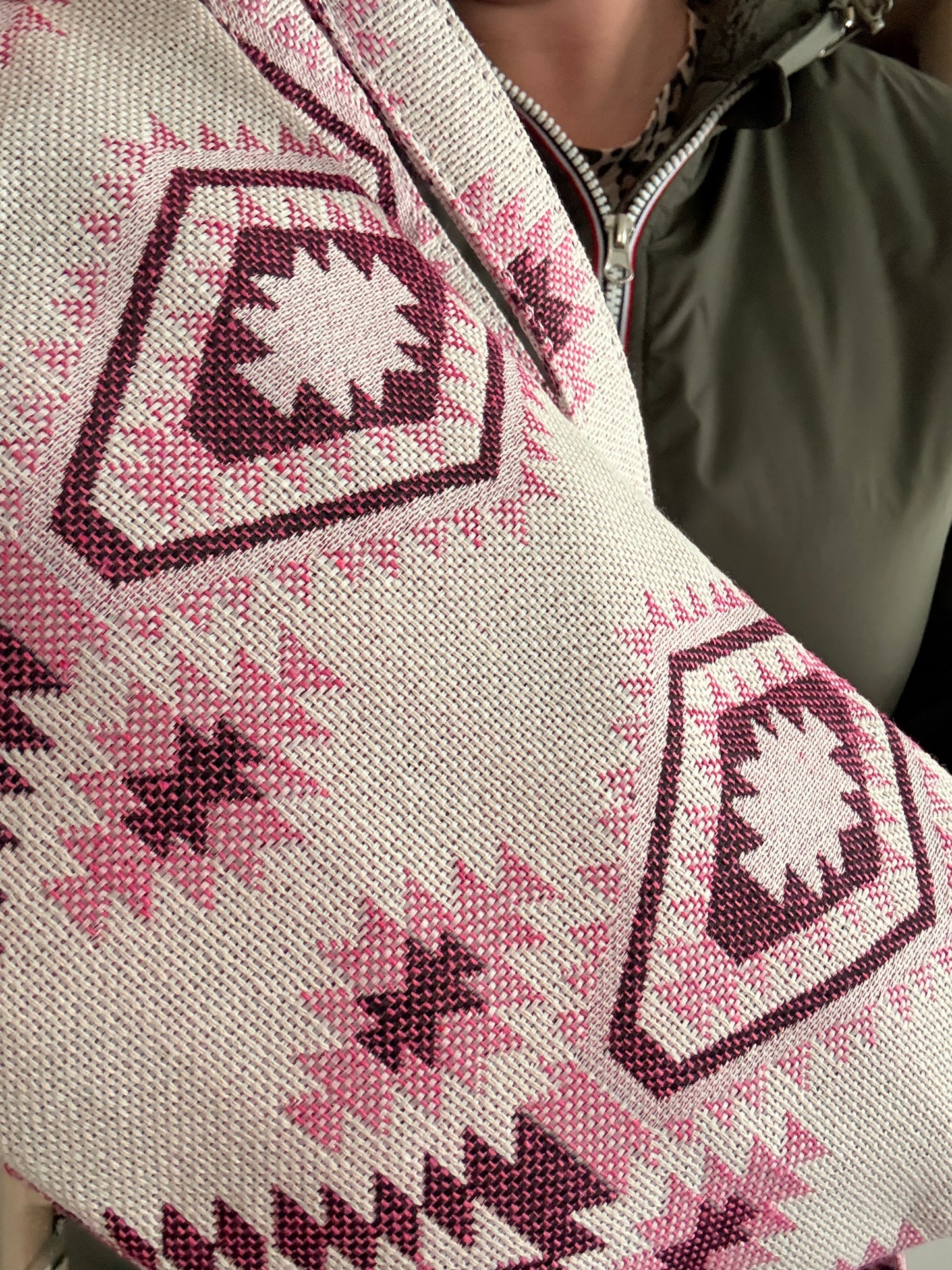 Sac banane XL en tissu blanc à motifs bohèmes couleur Roses clair et violet