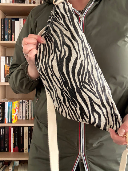 Sac banane XL en tissu imprimé zèbre couleur Noir et blanc