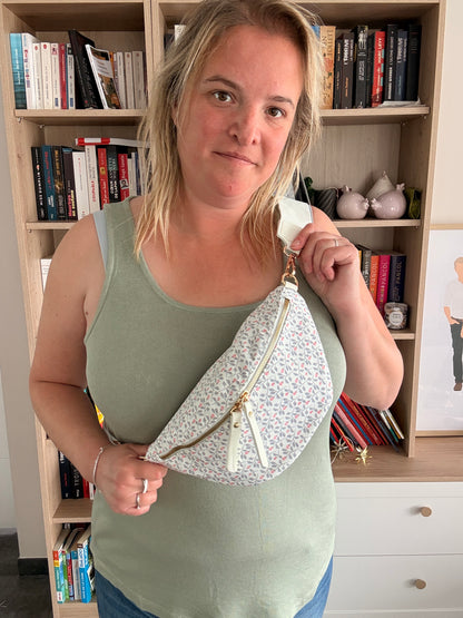 Sac Banane Liberty Blanc – Motif Floral Rose & Feuilles | Le Petit Placard