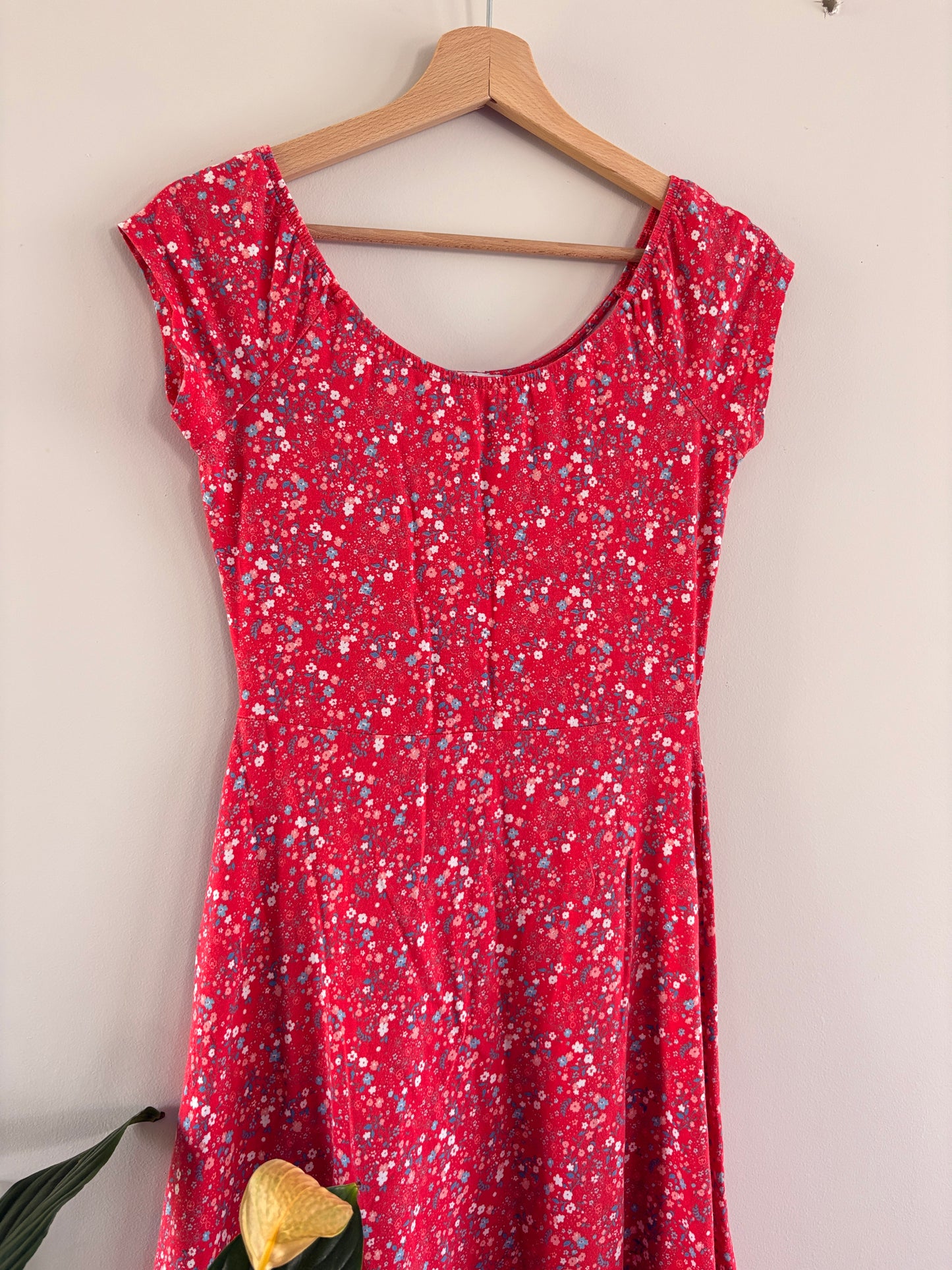 Robe Fleurie Rouge À Manches Courtes – Imprimé Ditsy taille S/36