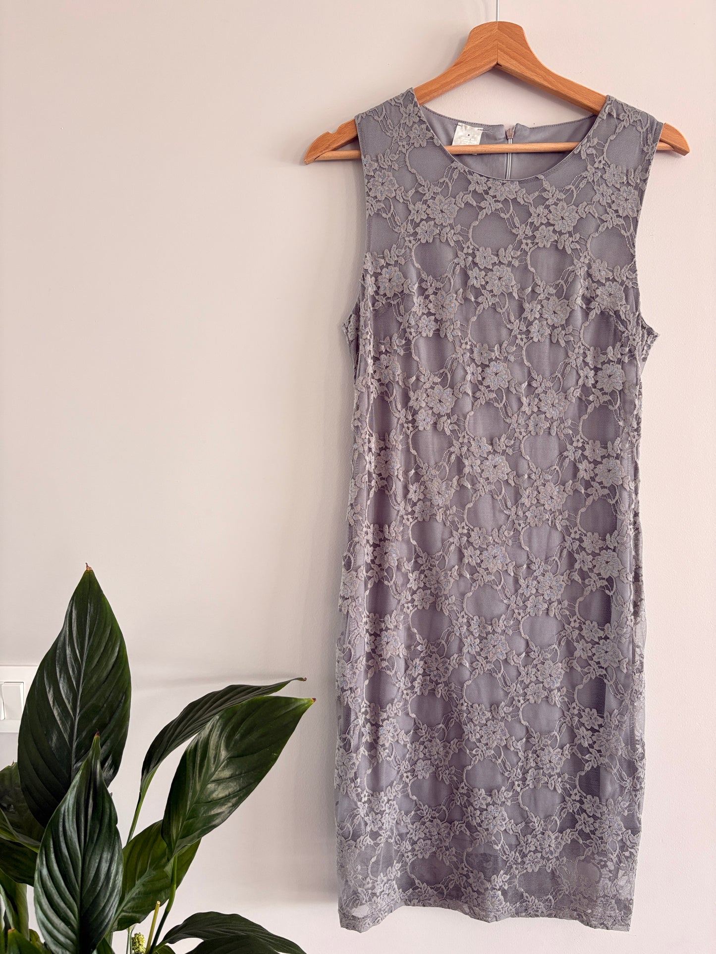 Robe Midi Dentelle Florale Grise – Seconde Main taille S/36
