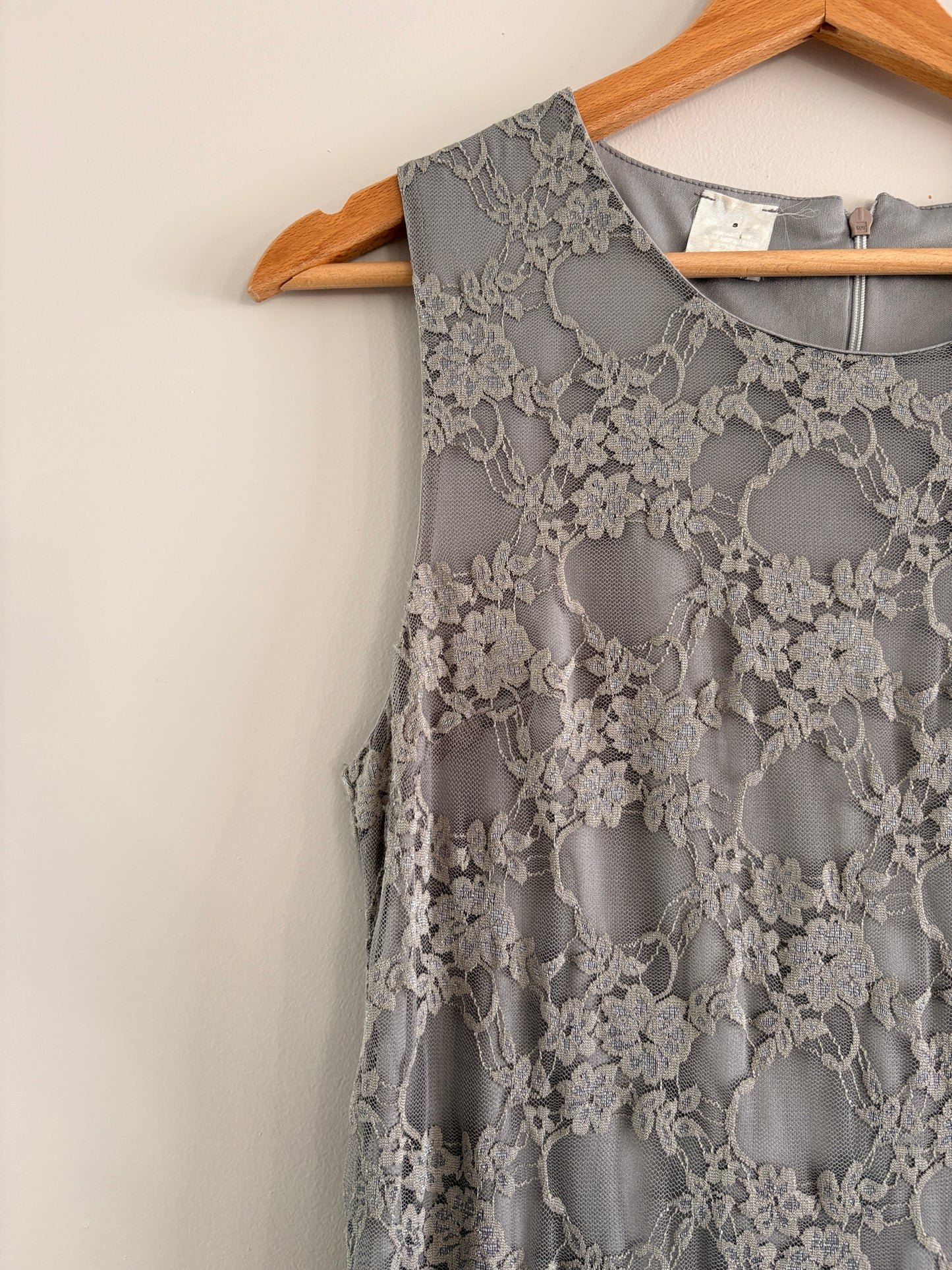 Robe Midi Dentelle Florale Grise – Seconde Main taille S/36