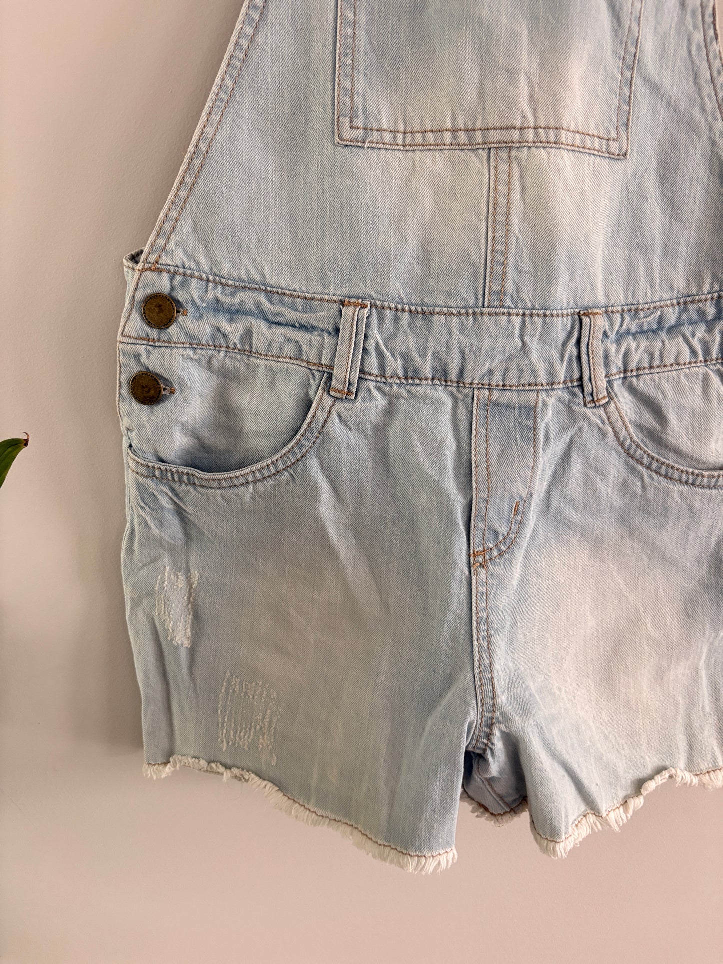 Salopette Short en Jean Délavé – Style Vintage Estival taille S