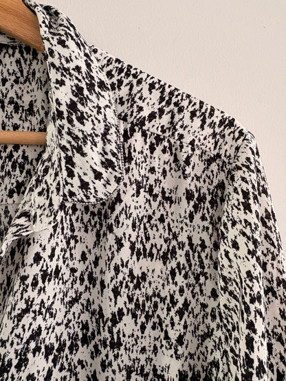 Chemise Imprimée Noir & Blanc – Motif Graphique Fluide taille M