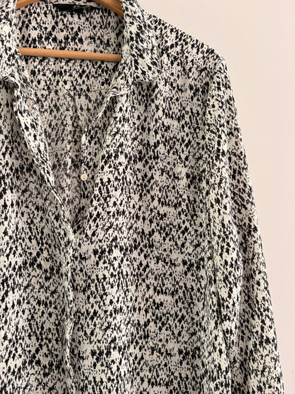Chemise Imprimée Noir & Blanc – Motif Graphique Fluide taille M