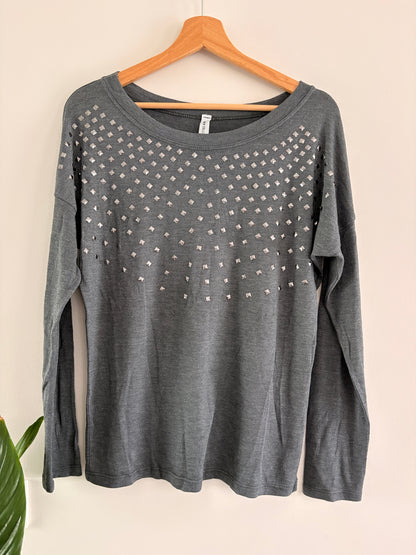 Pull Fin Gris – Clous Pyramidaux Argentés Rock Chic taille M