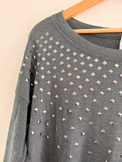 Pull Fin Gris – Clous Pyramidaux Argentés Rock Chic taille M