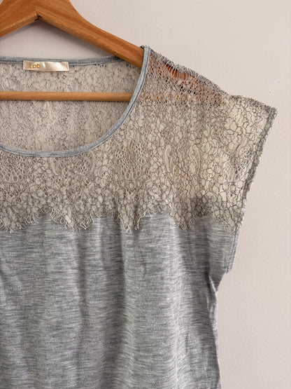 T-shirt Gris Chiné Empiècement Dentelle Florale – taille M