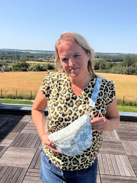 Sac Banane Toile de Jouy – Imprimé Bleu Turquoise