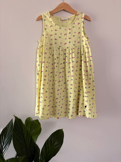 Robe Enfant Sans Manches Jaune Citron – Imprimé Papillons & Arcs-en-ciel taille 8 ans
