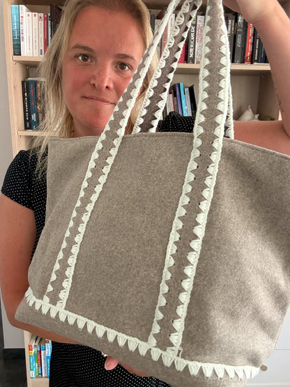Tote Bag Feutrine Douce – Gris Naturel & Écru