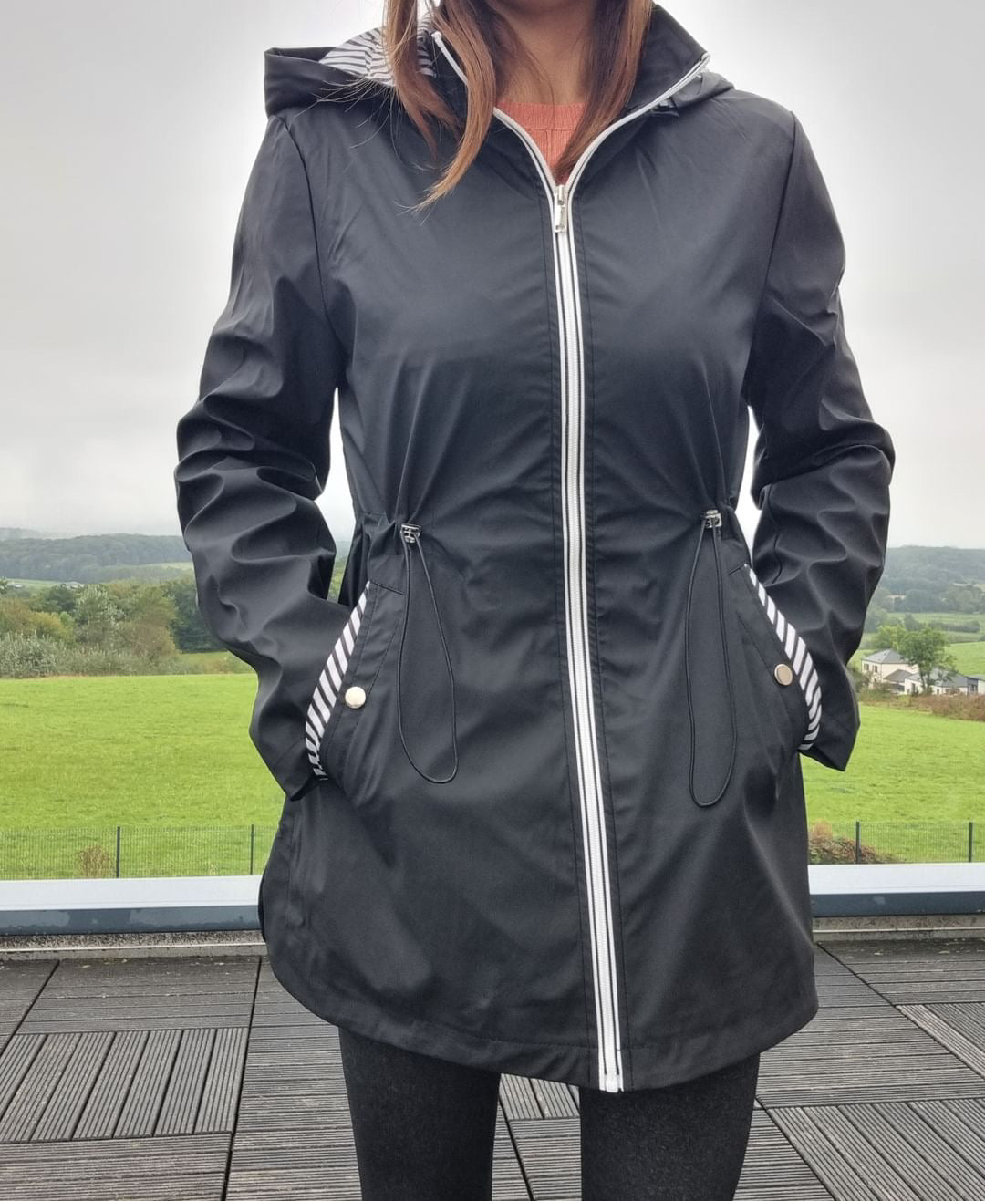 New Lolo - Manteau mi long léger imperméable noir - Curvy