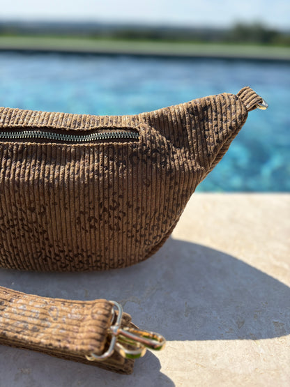 Sac banane XL en velours côtelé taupe imprimé léopard 2 poches