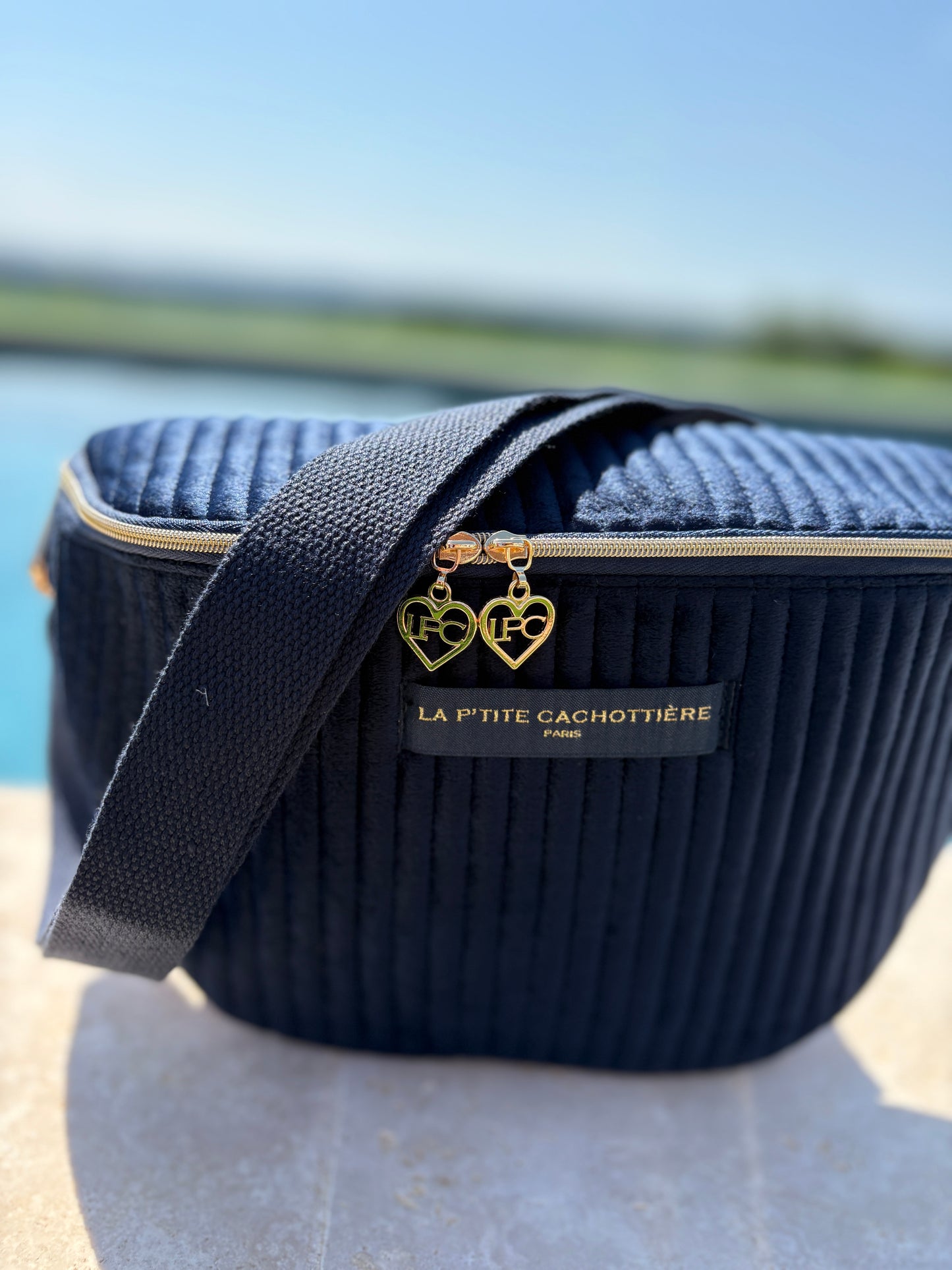 Sac banane en velours côtelé bleu marine  “La P’tite cachottière”