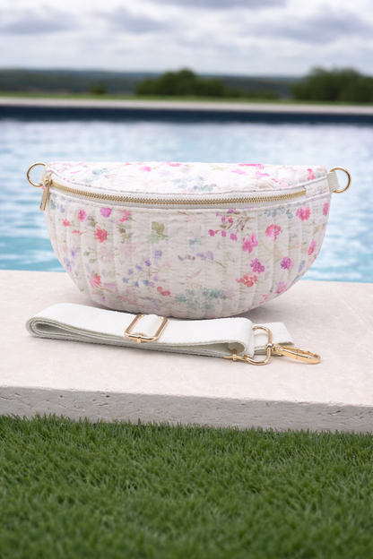 Sac Banane Blanc Fleuri Rose – Tissu Matelassé & Zip Doré