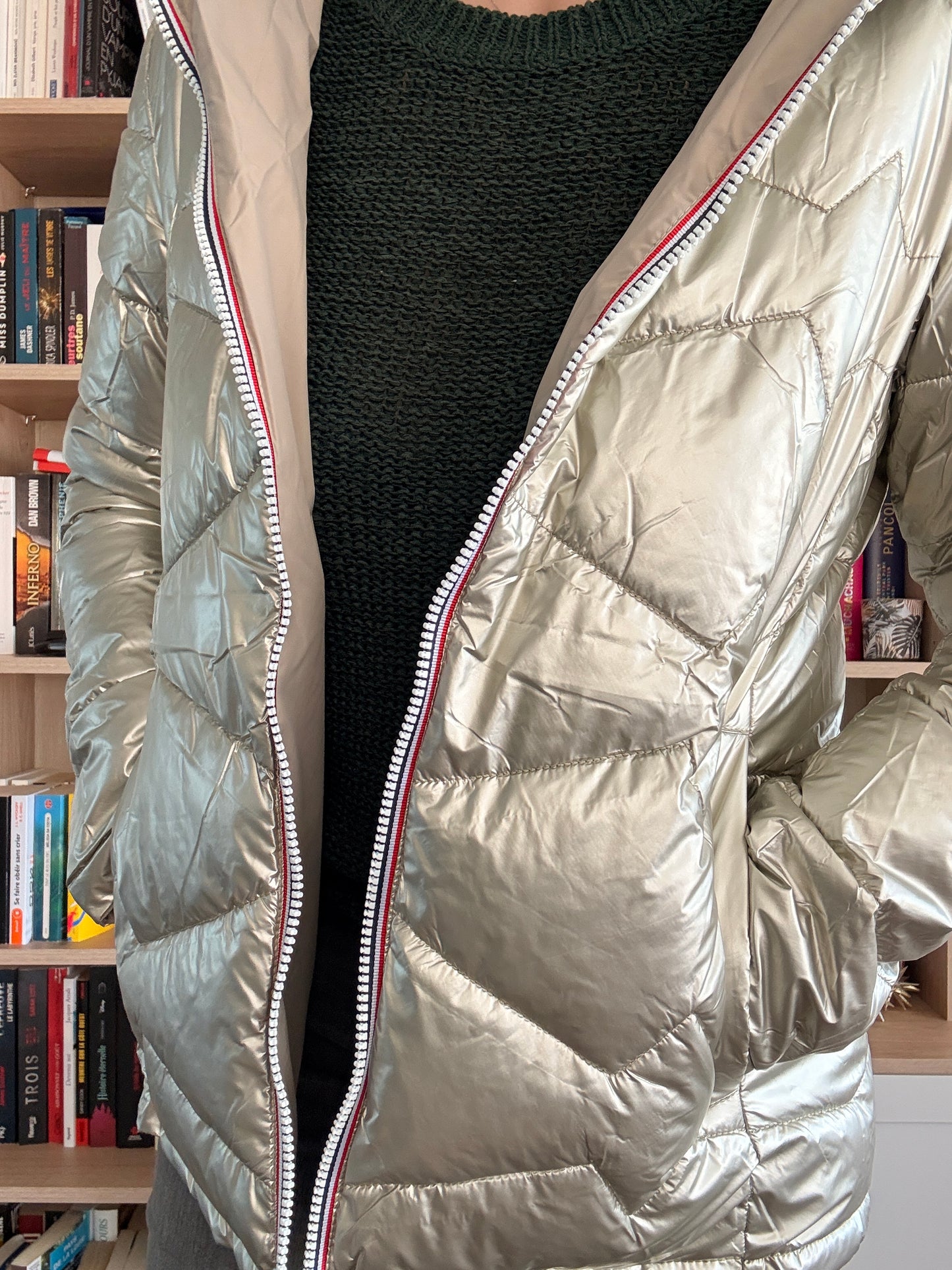 Laura Jo - Manteau doudoune courte matelassé réversible imperméable avec capuche couleur Beige et doré