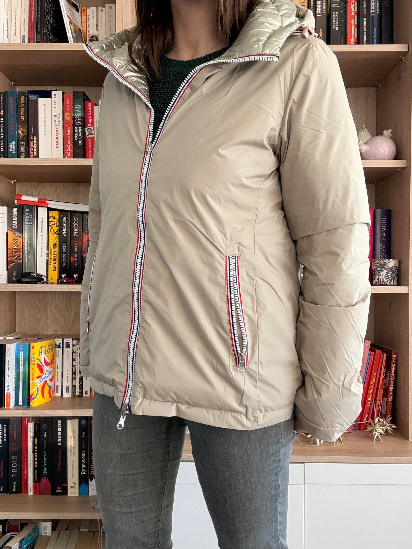 Laura Jo - Manteau doudoune courte matelassé réversible imperméable avec capuche couleur Beige et doré