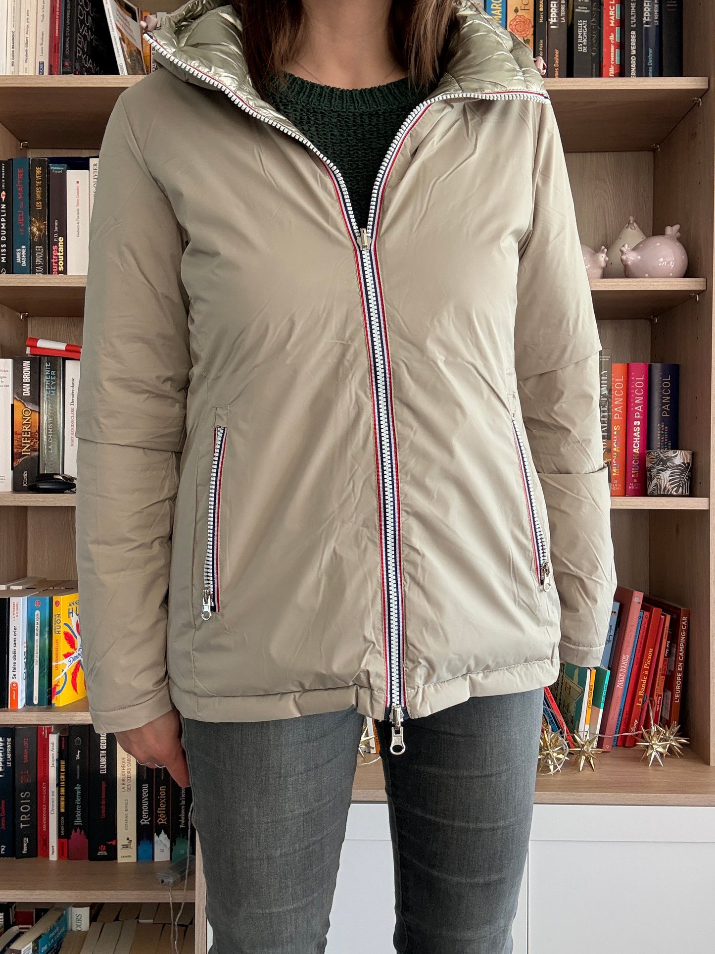 Laura Jo - Manteau doudoune courte matelassé réversible imperméable avec capuche couleur Beige et doré