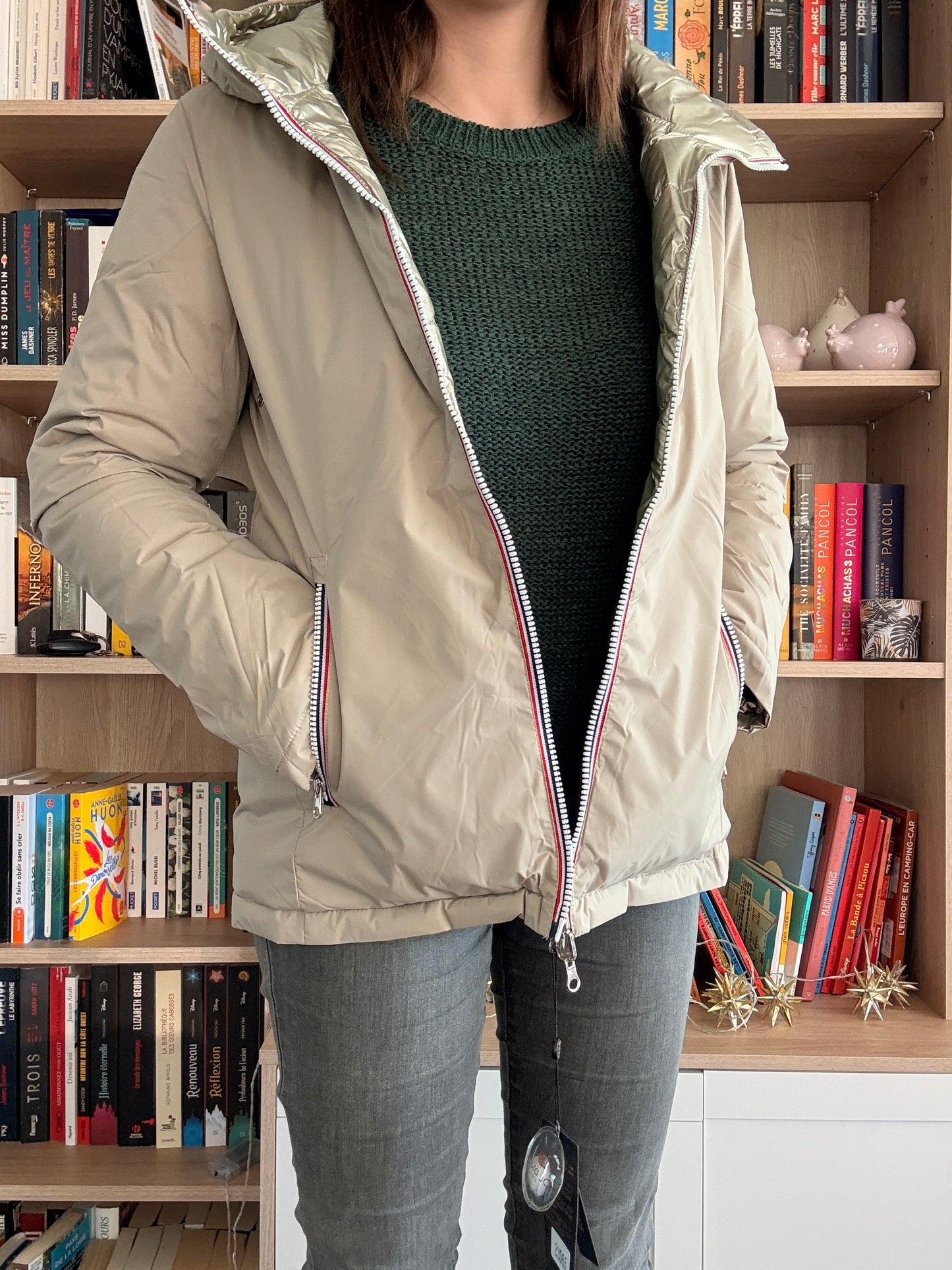 Laura Jo - Manteau doudoune courte matelassé réversible imperméable avec capuche couleur Beige et doré