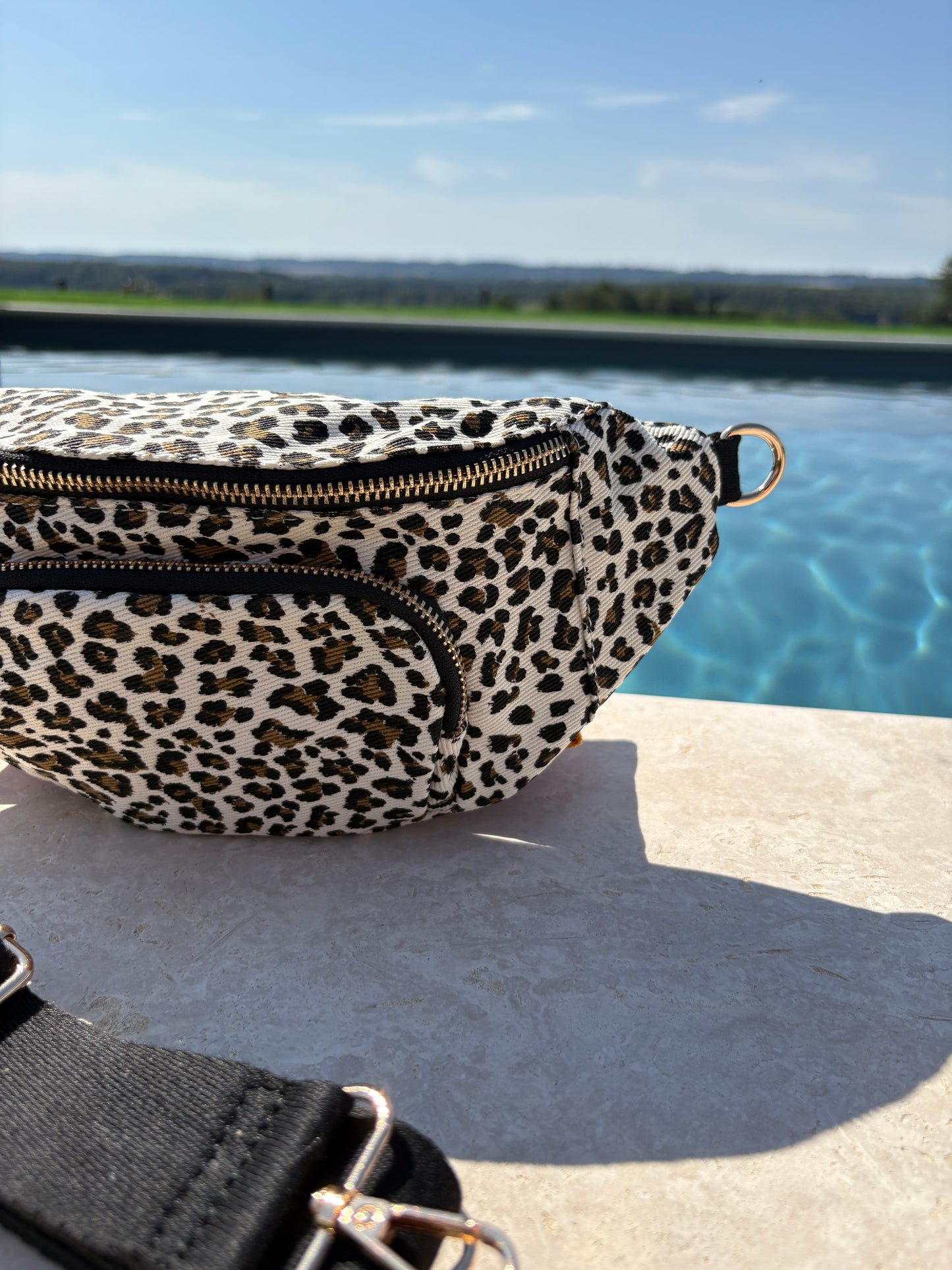 Sac banane en tissu imprimé léopard blanc 2 poches