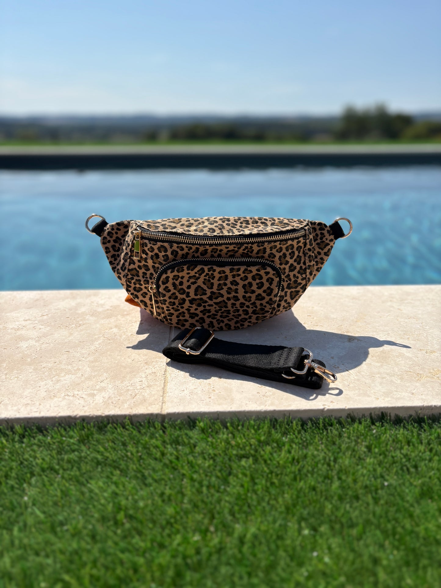 Sac banane en tissu imprimé léopard camel 2 poches