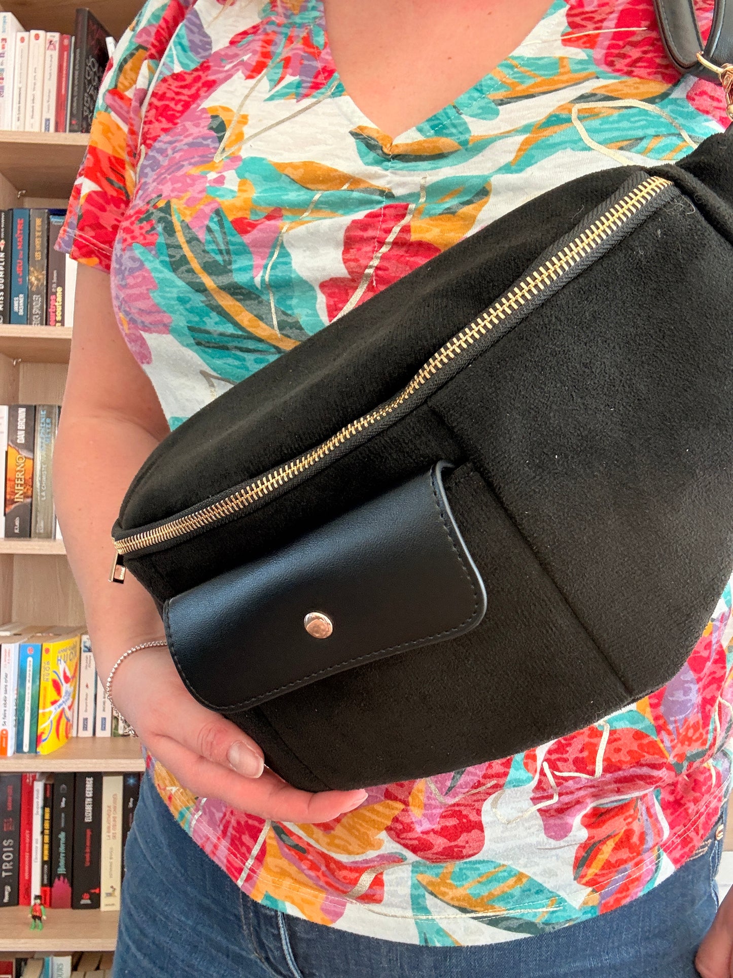 Sac banane XL femme noir effet daim et simili cuir – grand format tendance, bandoulière réglable, poche zippée