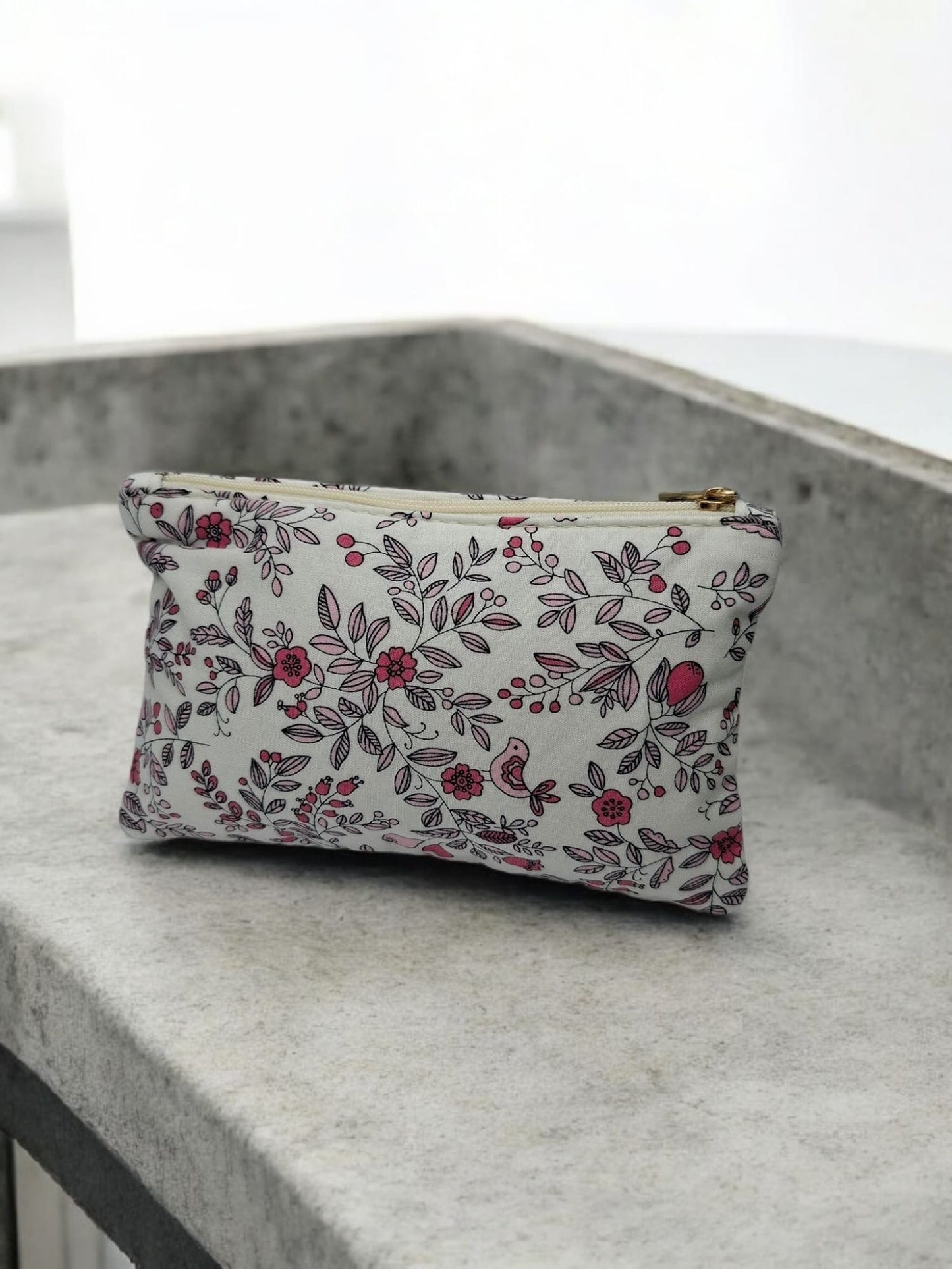 Trousse florale en coton blanche inscription « J’adore »