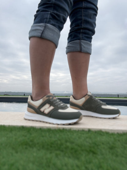 Chaussures baskets basses kaki et beige style sneakers new balance
