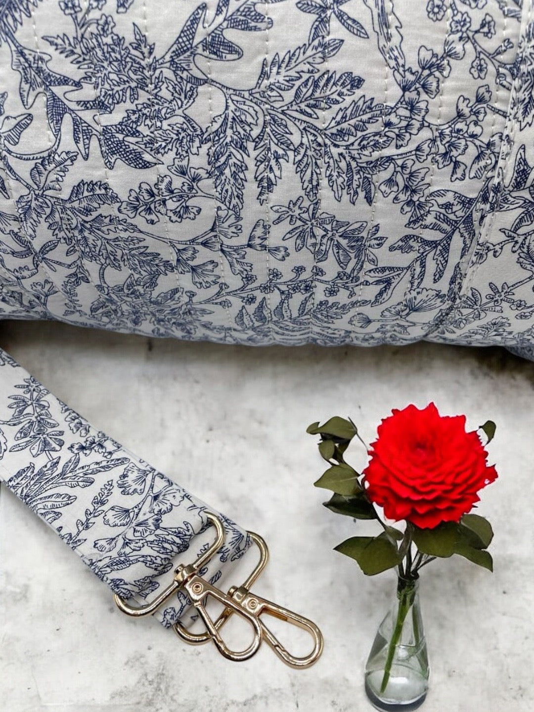 Sac polochon coton matelassé toile de jouy bleu