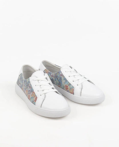Chaussures baskets basses en cuir blanche imprimé floral multicolore dans des tons pastel
