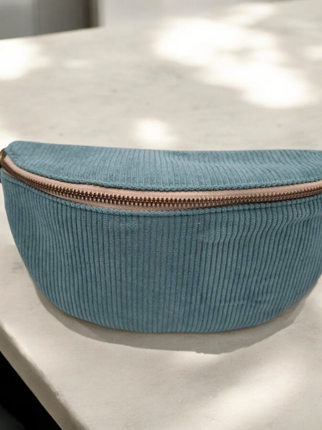 Sac banane en velours côtelé une poche bleu turquoise