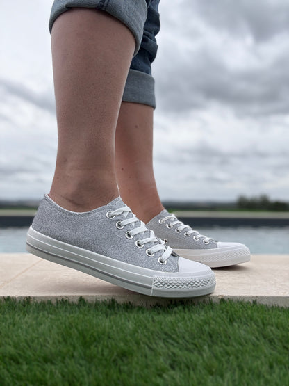 Chaussures baskets basses effet pailleté glitter argenté style converse