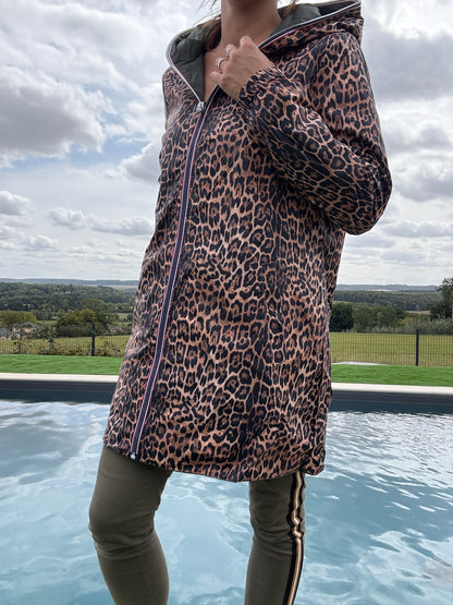 New Lolo - Imperméable réversible long sans garnissage ouate couleur bleu marine/léopard - Curvy