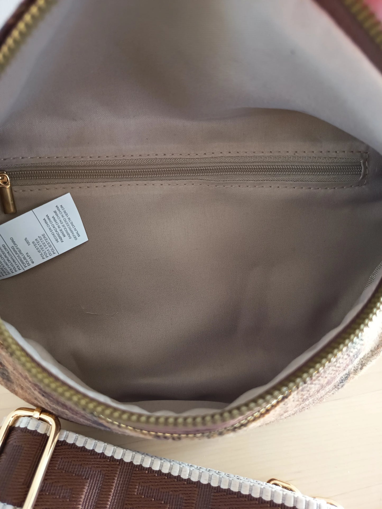 Riñonera de tela con estampado escocés, correa fantasía en tonos marrones