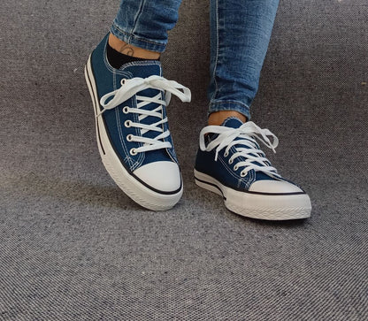 Chaussures baskets basses toile bleu pétrole style converse