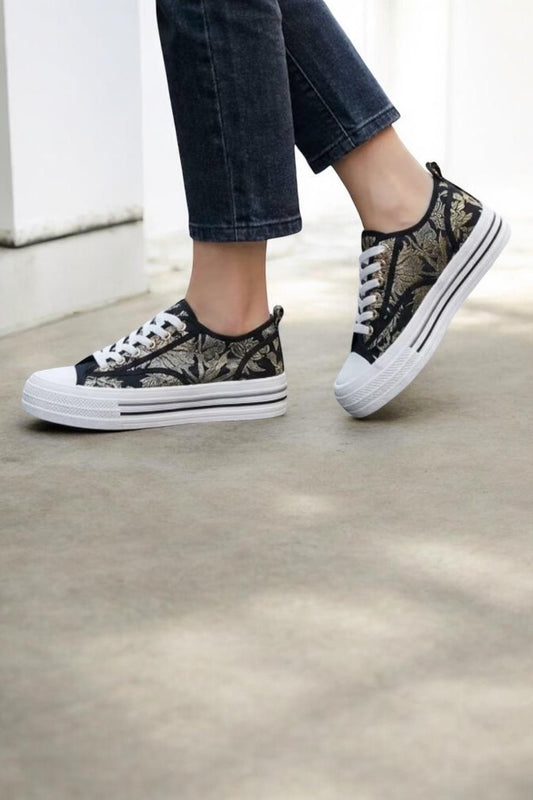 Baskets basses avec motifs – style converse tendance et élégantes couleur Noir et doré