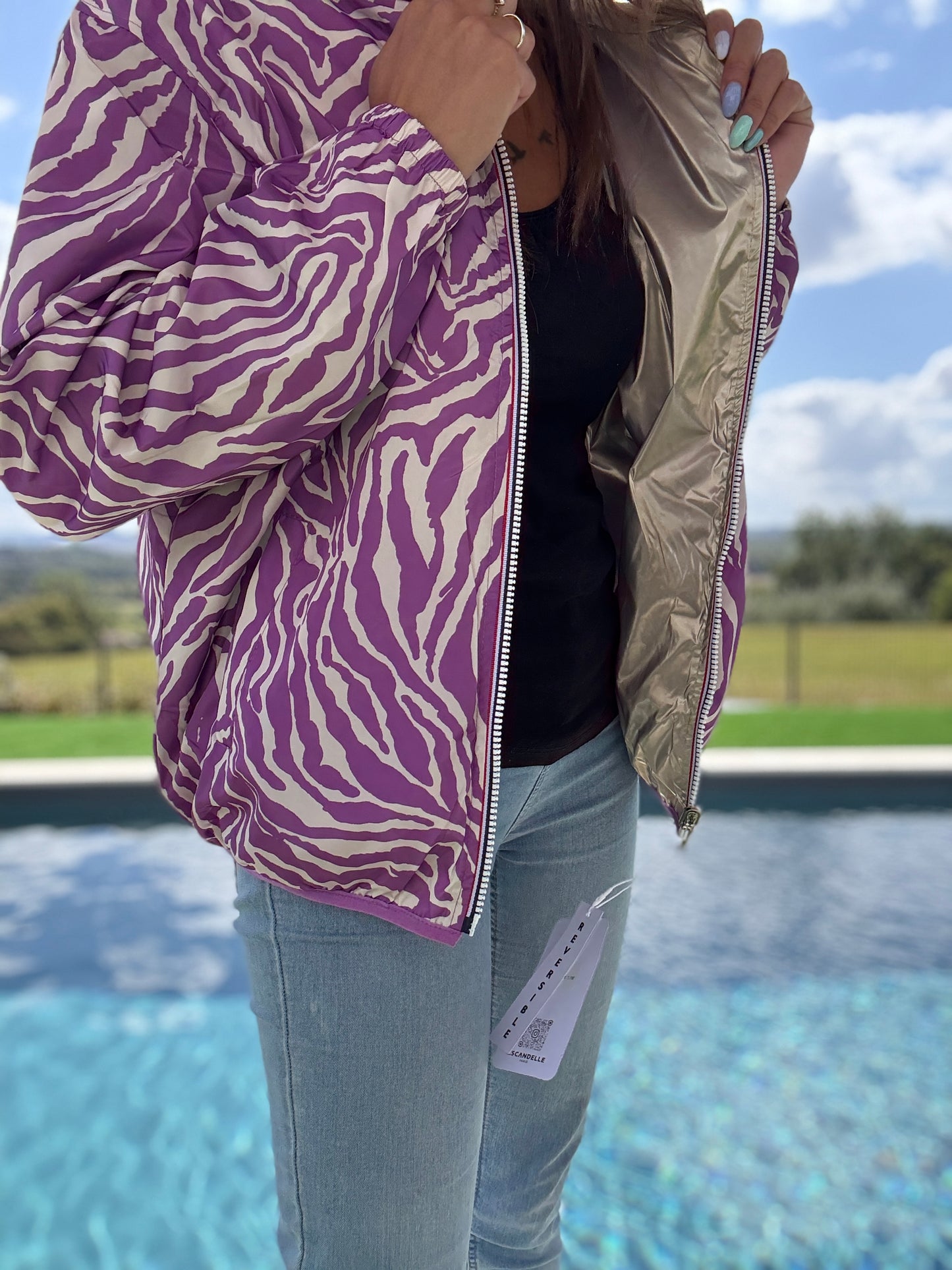 Escandelle - Manteau court haut des fesses imperméable zébré violet réversible doré