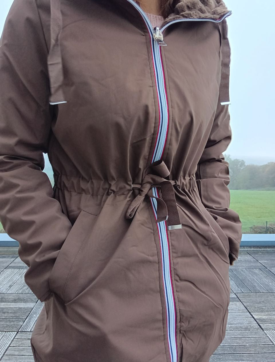 New Lolo - Manteau long MARRON réversible, imperméable et complètement fourré resserrable à la taille