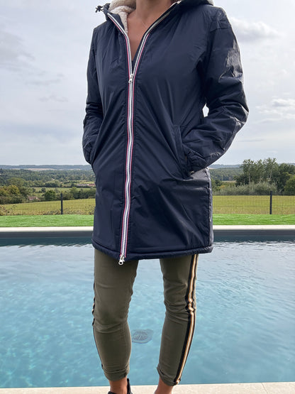 Laura Jo - Imperméable fourré long fausse fourrure bleu marine intérieur sherpa beige