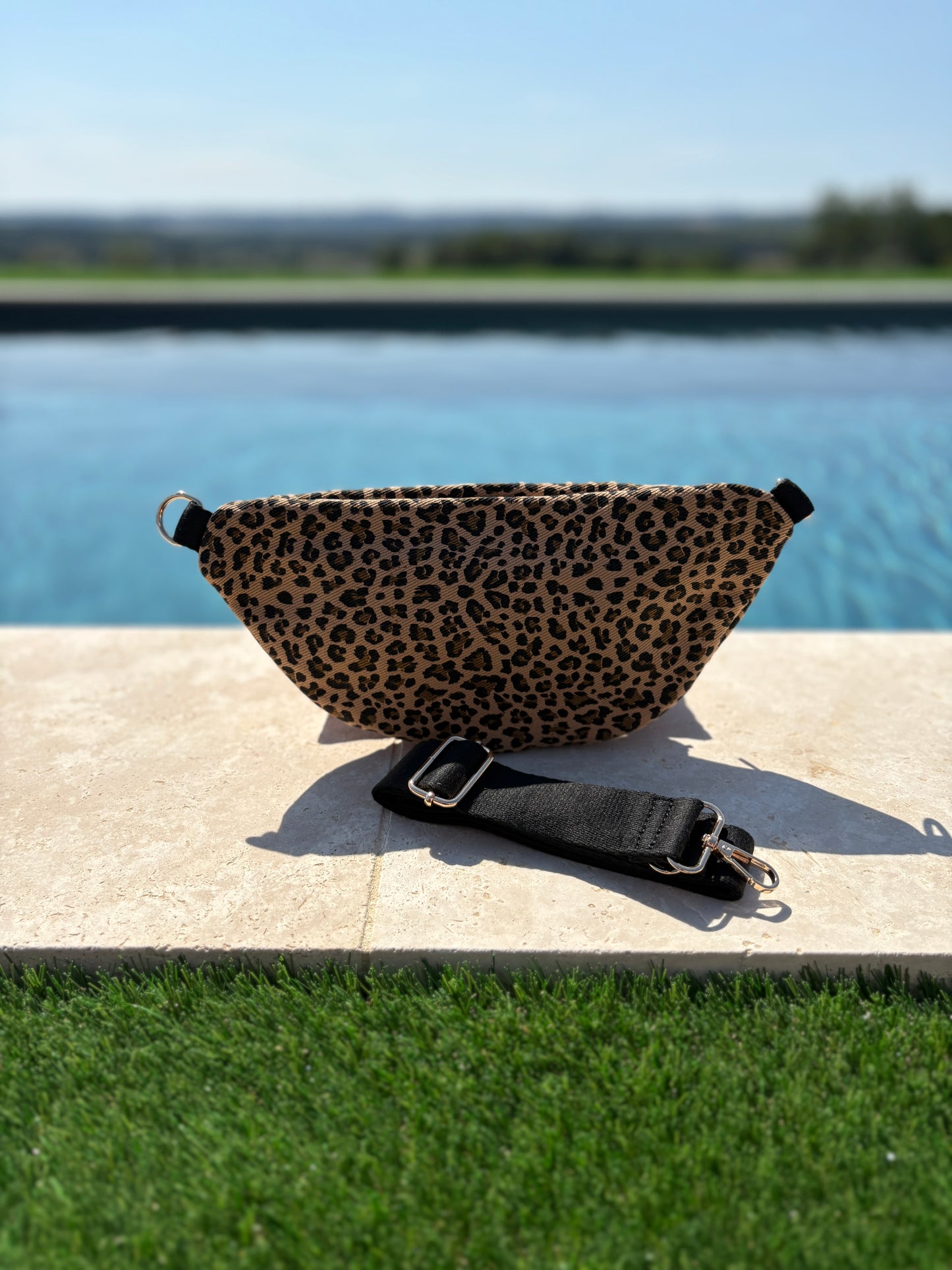 Sac banane en tissu imprimé léopard camel 2 poches