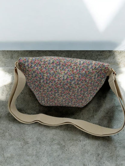 Sac banane en coton liberty fleuri rose pastel « La Ptite cachottière »
