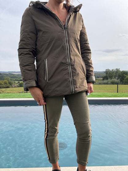 Melya Melody - Manteau court marron/kaki réversible et imperméable matelassé kaki brillant