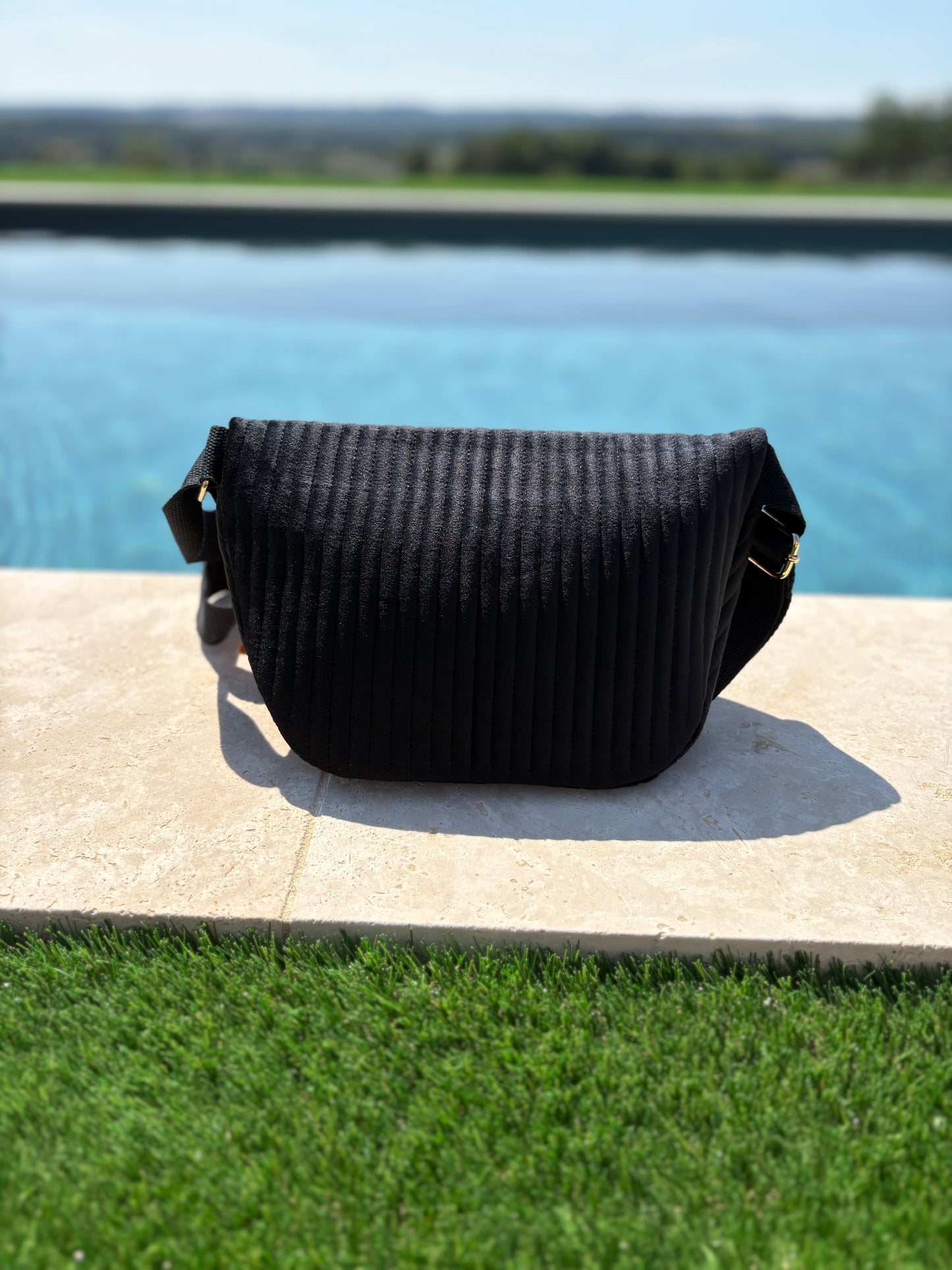 Sac banane en velours côtelé noir “La P’tite cachottière”
